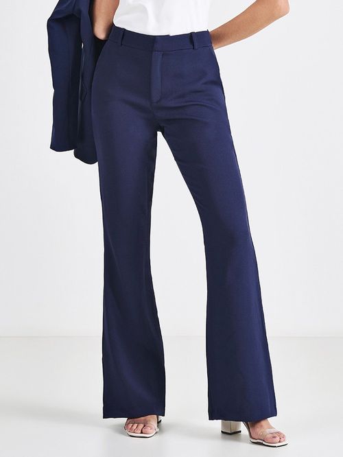 Calça Flare de Alfaiataria Marinho Vaniria