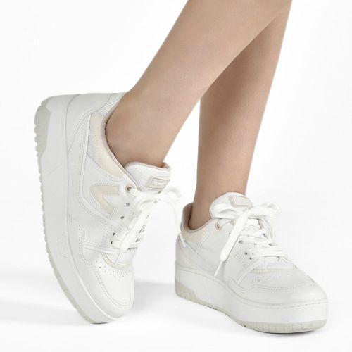 Tênis Feminino Casual Recortes Logo Via Marte Branco