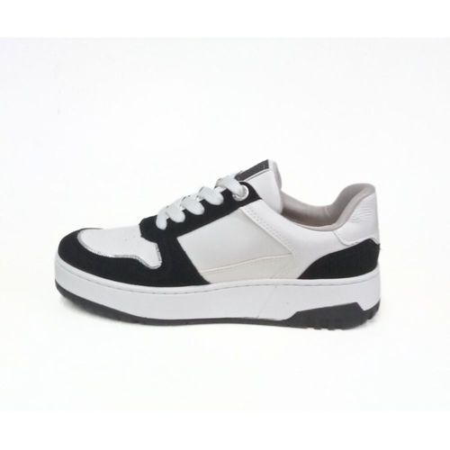 Tênis Feminino Casual Recortes Via Marte Branco