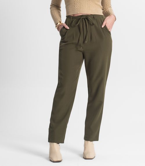 Calça Feminina Cenoura Em Alfaiataria Veshine Verde