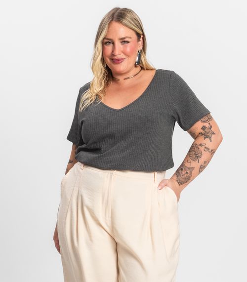 Blusa Feminina Plus Size da Infinita Cor Cinza