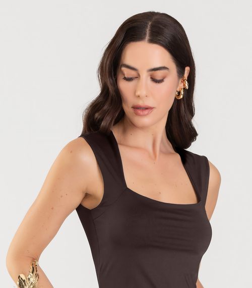 Blusa Feminina Com Decote Quadrado Dianna Marrom