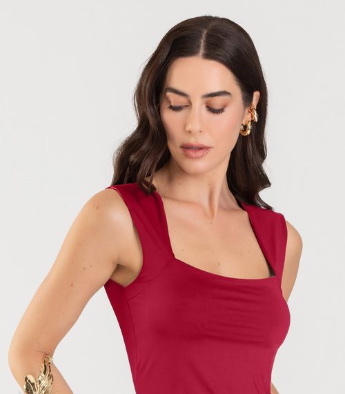 Blusa Feminina Com Decote Quadrado Dianna Vermelho