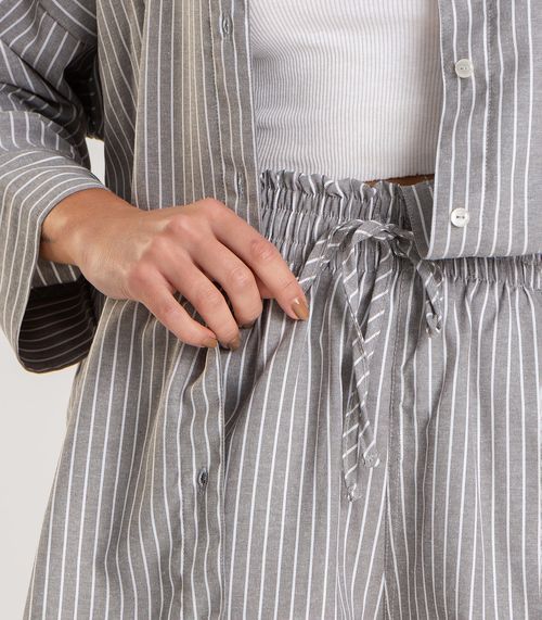 Shorts Feminino Listrado Dianna Cinza