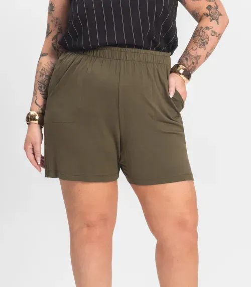 Shorts Feminino Plus Size Com Bolsos Secret Glam Verde