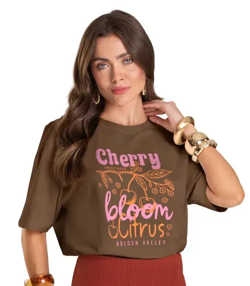 T- Shirt Feminina Oversized Dianna Marrom