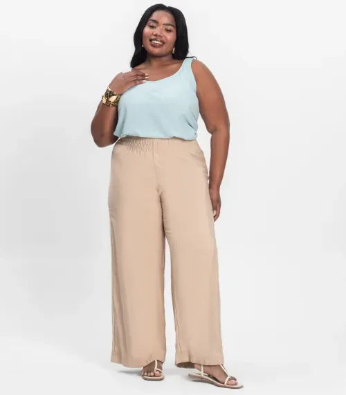 Calça Pantalona Plus Size Secret Glam Bege