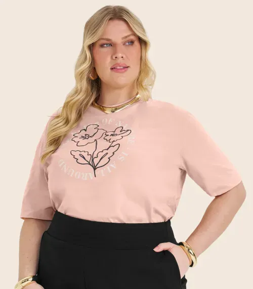 Camiseta Plus Size em Meia Malha Secret Glam Rosa