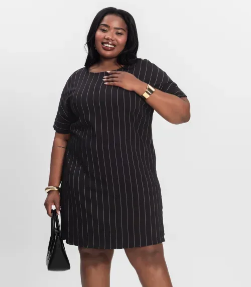 Vestido Plus Size em Visco Listras Secret Glam Preto
