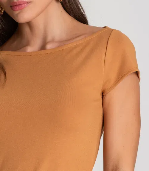 Blusa Feminina Decote Canoa Dianna Marrom