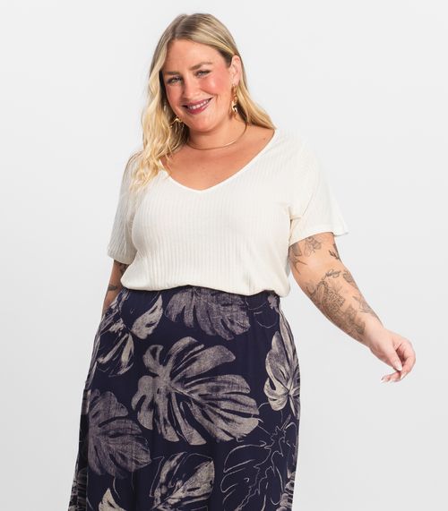 Blusa Feminina Plus Size da Infinita Cor Bege