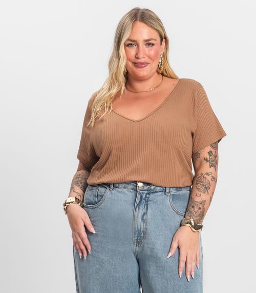 Blusa Feminina Plus Size da Infinita Cor Bege