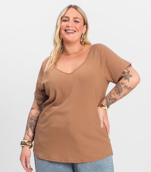 Blusa Feminina Plus Size da Infinita Cor Bege