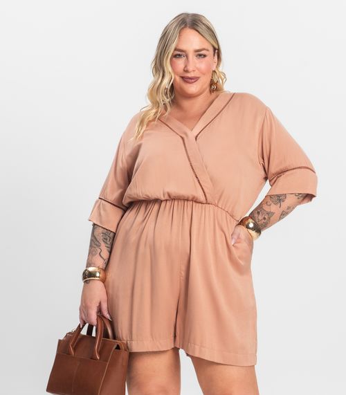 Macaquinho Feminino Plus Size Secret Glam Marrom