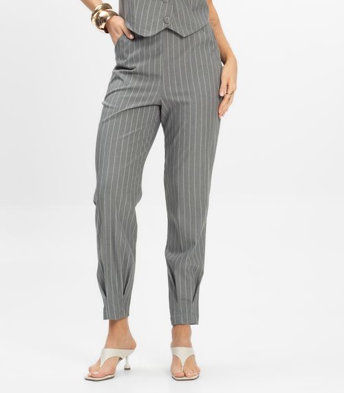 Calça Feminina Em Alfaiataria Risca Giz Toda Nua Cinza