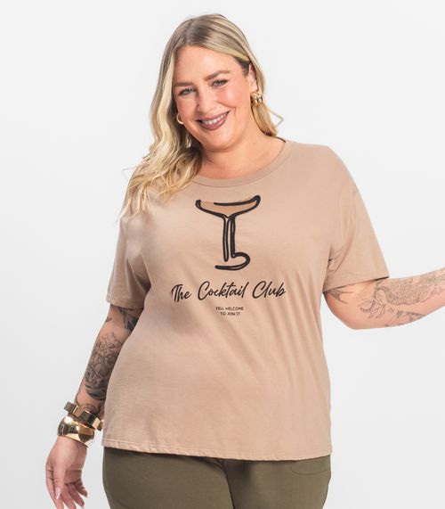Camiseta Plus Size em Meia Malha Secret Glam Marrom