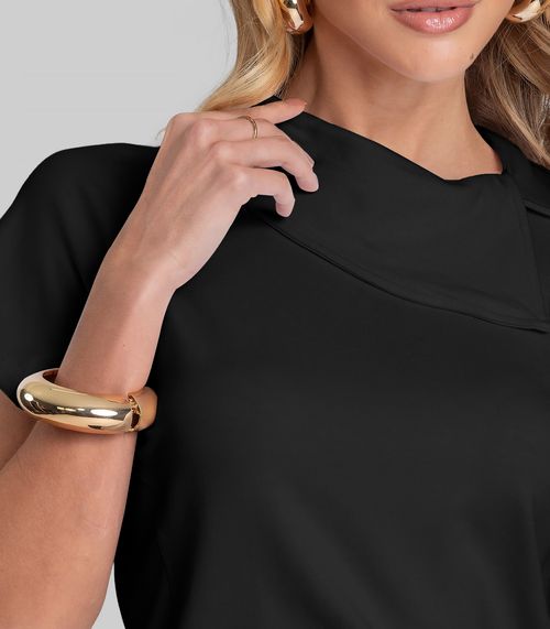 Blusa Feminina Com Gola Diferenciada Dianna Preto