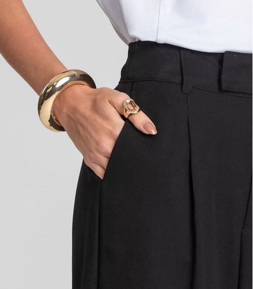 Bermuda Feminina Em Tecido Alfaiataria Dianna Preto