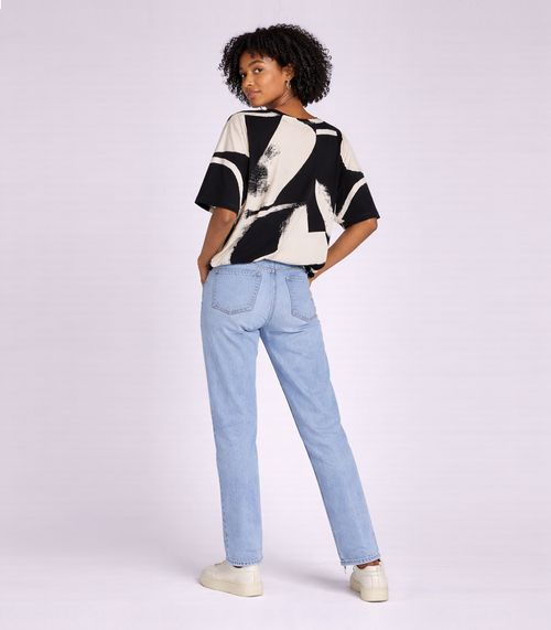 Blusa Feminina Com Manga Ampla Infinita Cor Bege